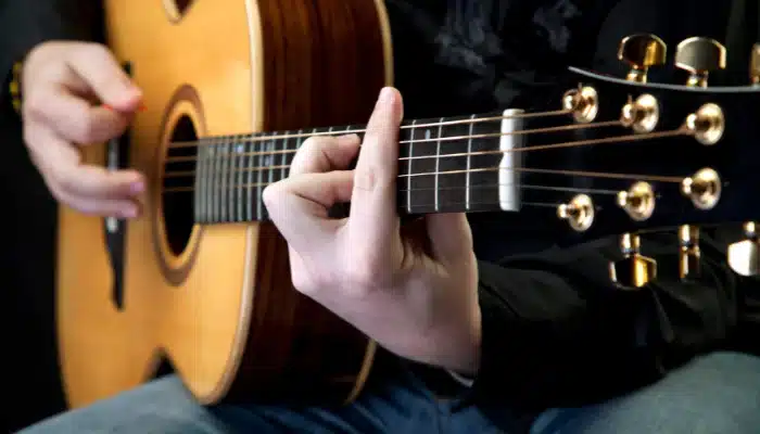 App para aprender violão em casa – Conheça os 4 melhores